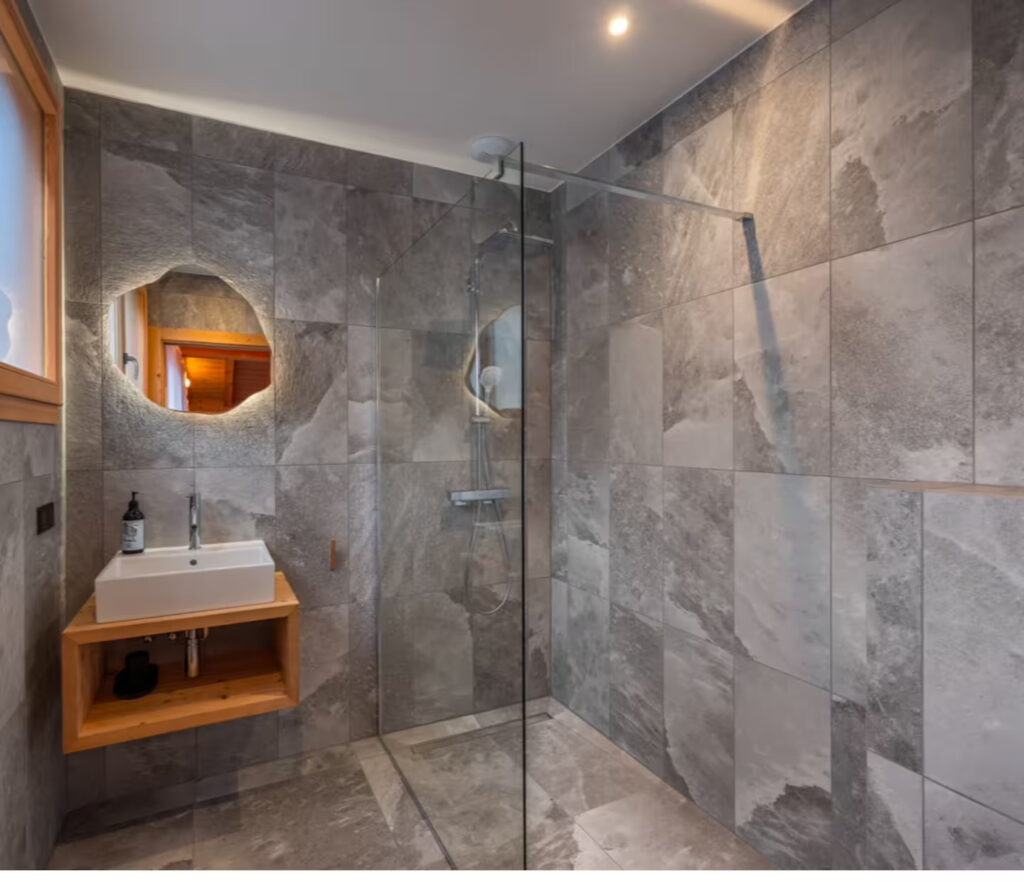 Chalet 180 Mont Blanc - Two double bedrooms